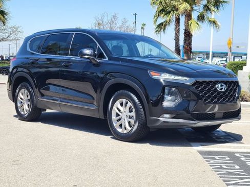Used 2019 Hyundai Santa Fe SEL FWD image 4