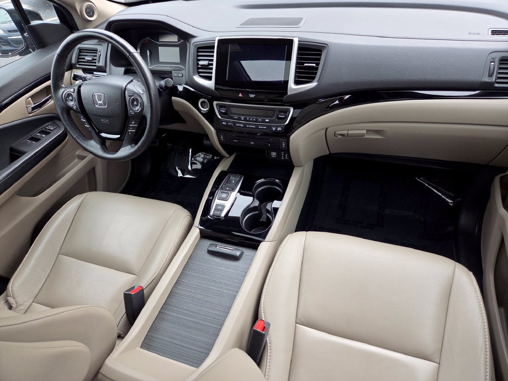Certified 2018 Honda Pilot Touring image 34