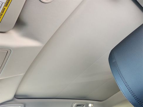 Used 2024 Land Rover Discovery Sport S image 21