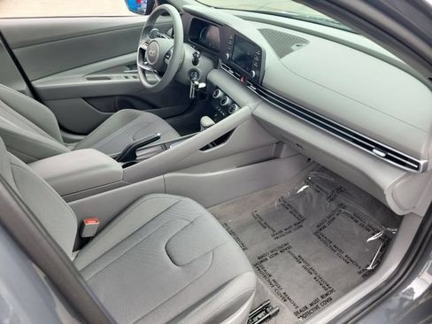 Certified 2026 Hyundai Elantra SE FWD image 18