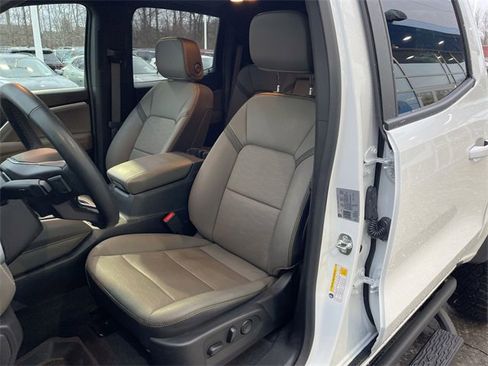 Certified 2025 Chevrolet Colorado ZR2 w/ Technology Package image 20