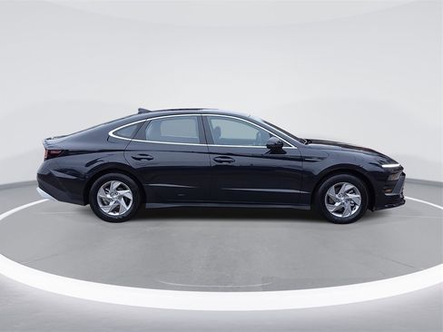 Certified 2025 Hyundai Sonata SE image 4