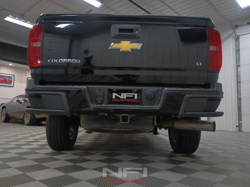 Used 2017 Chevrolet Colorado LT w/ LT Convenience Package AWD/4WD image 19