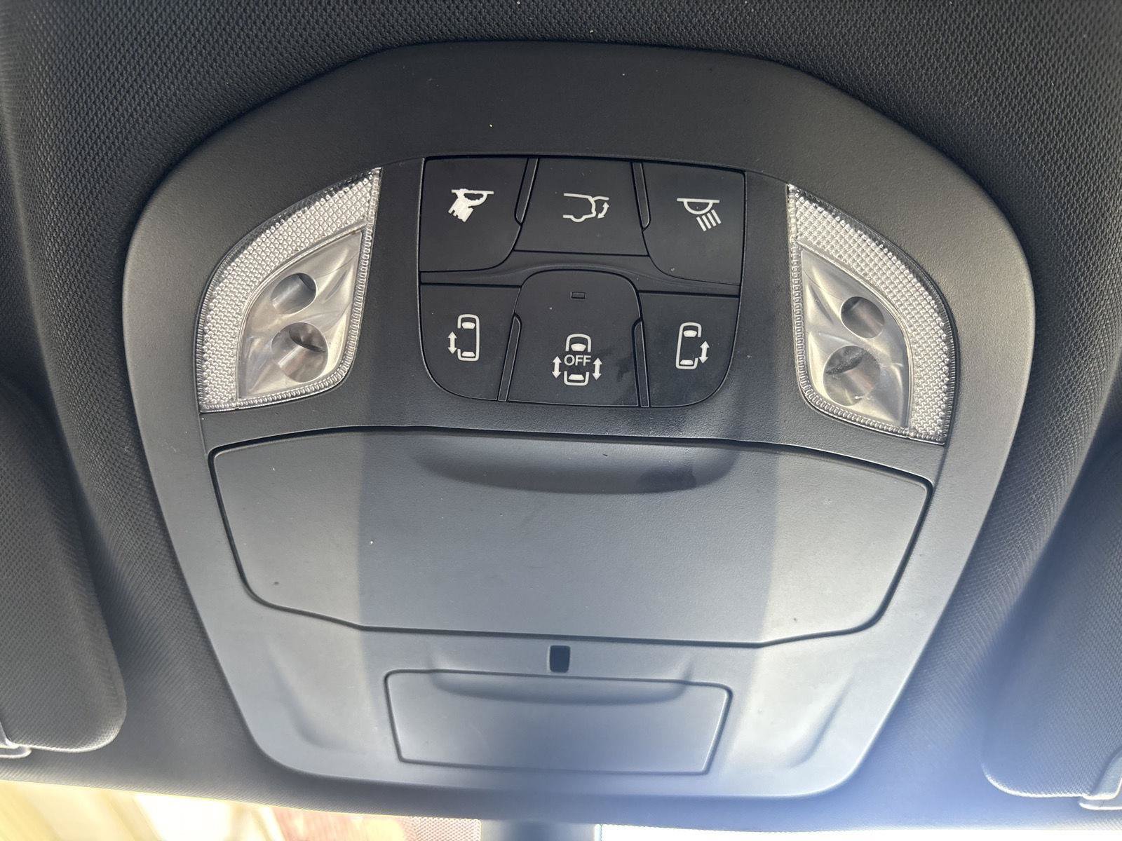Used 2023 Chrysler Pacifica Touring-L w/ S Appearance Package AWD/4WD image 20