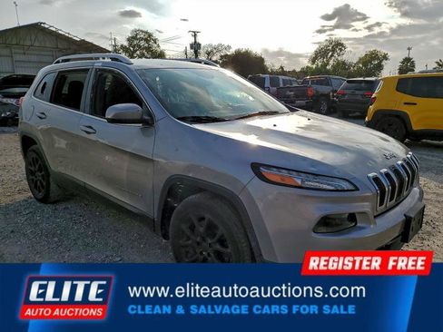 Used 2017 Jeep Cherokee Latitude image 7