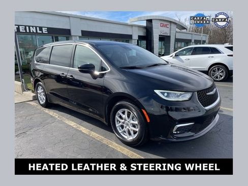 Used 2024 Chrysler Pacifica Touring-L FWD image 1