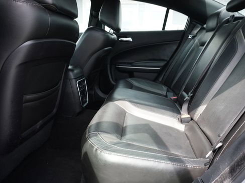 Used 2020 Dodge Charger SXT w/ Leather Interior Group RWD image 15