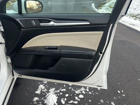 Used 2017 Ford Fusion Titanium image 18