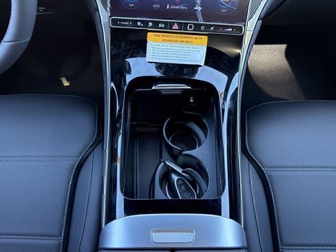 Used 2026 Mercedes-Benz GLC 350e 4MATIC image 25