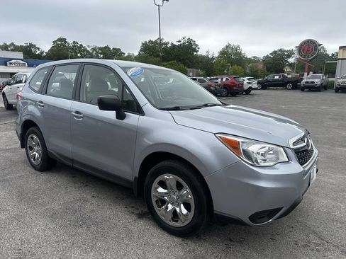 Used 2016 Subaru Forester 2.5i AWD/4WD image 4