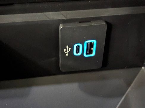 New 2026 Ford F250 Lariat w/ Chrome Package image 27