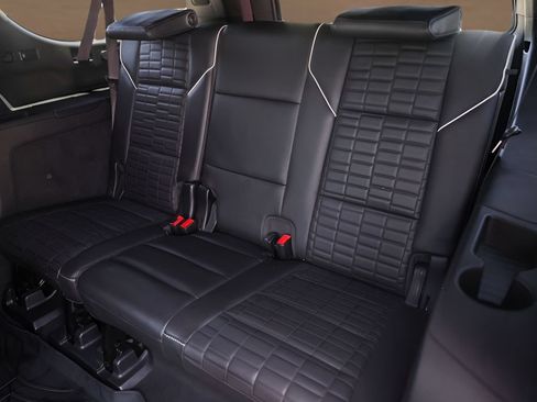 Used 2021 Cadillac Escalade ESV Sport Platinum w/ Heavy-Duty Trailer Package AWD/4WD image 26