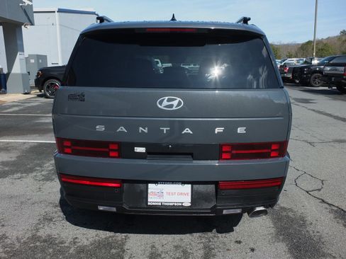 Used 2025 Hyundai Santa Fe SEL image 4