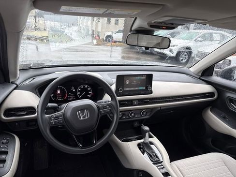 Used 2023 Honda HR-V LX image 11