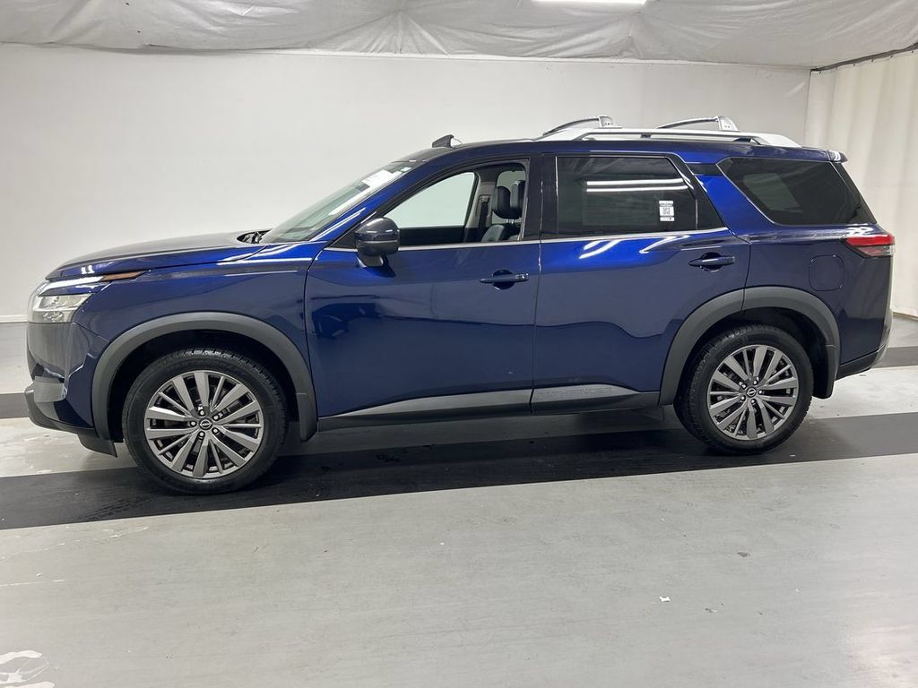 Used 2023 Nissan Pathfinder SL w/ SL Premium Package AWD/4WD image 6