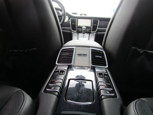 Used 2014 Porsche Panamera S image 22