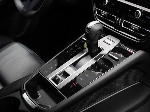 New 2026 Porsche Macan S AWD/4WD image 21