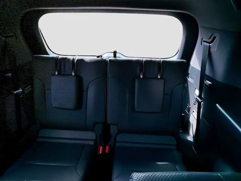 Used 2022 Lexus LX 600 4WD w/ Accessory Package (Z1) image 22