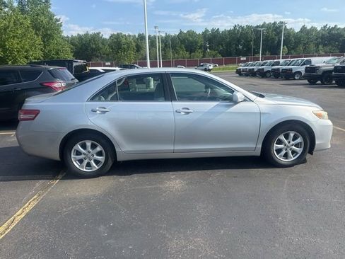 Used 2010 Toyota Camry FWD image 5