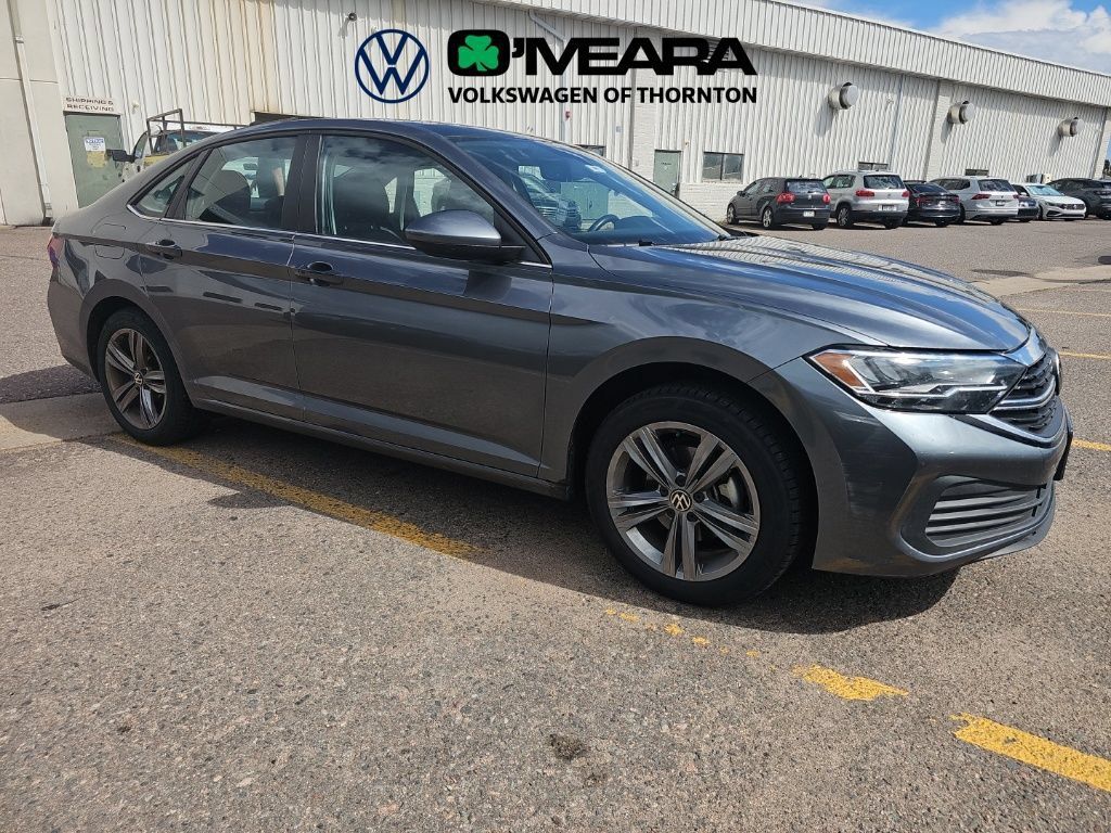 Used 2023 Volkswagen Jetta SE FWD image 2