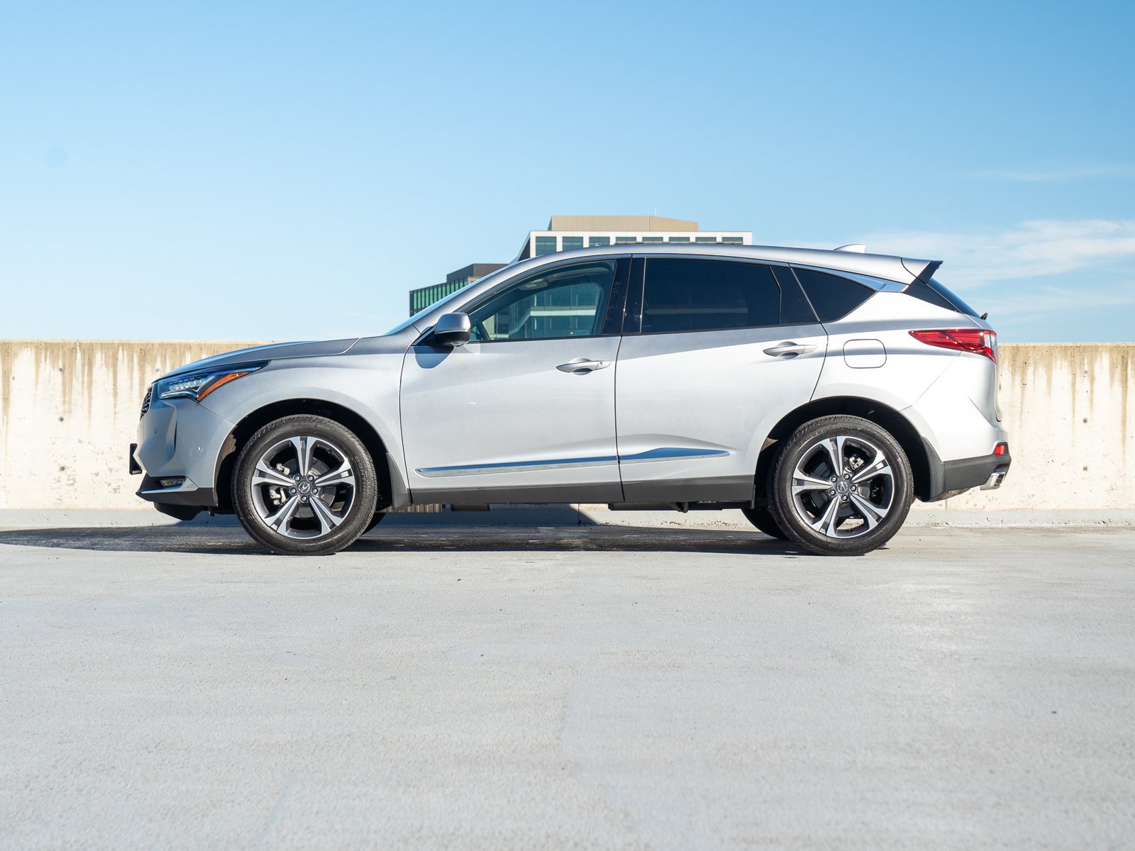 Used 2022 Acura RDX w/ Advance Package AWD/4WD image 3