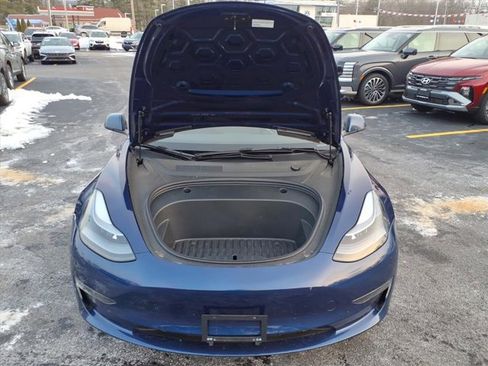 Used 2023 Tesla Model 3 Standard Range image 9