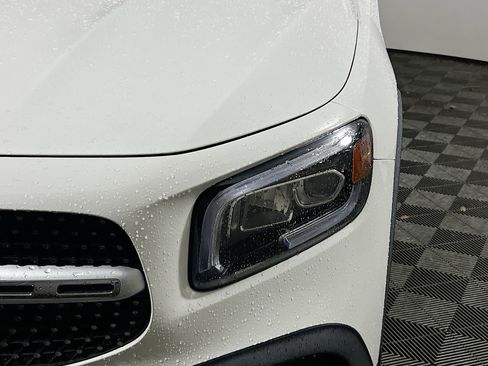 Used 2021 Mercedes-Benz GLB 250 image 11