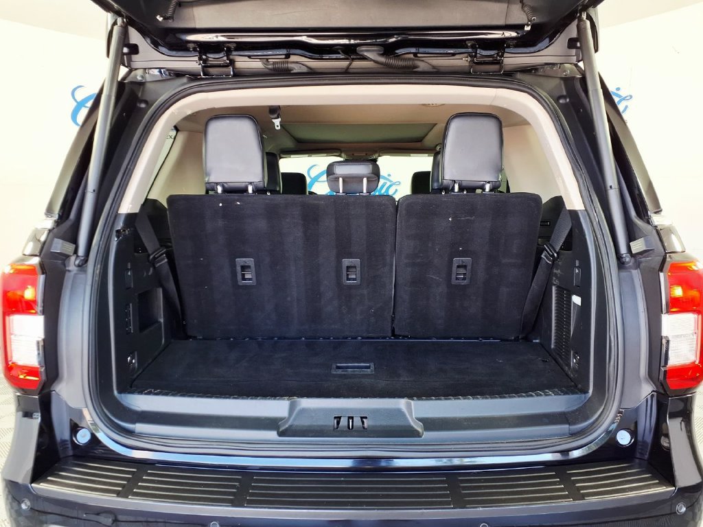 Used 2023 Ford Expedition XLT RWD image 10