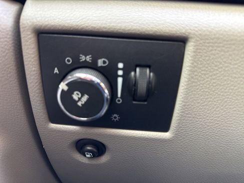 Used 2011 Jeep Grand Cherokee Laredo image 57