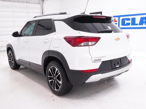 Used 2025 Chevrolet TrailBlazer LT w/ Convenience Package FWD image 10
