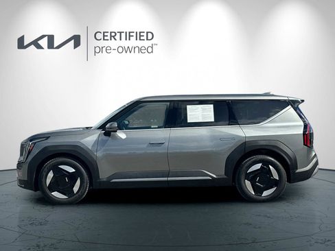 Certified 2024 Kia EV9 Light Long Range RWD image 7