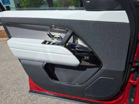 New 2026 Land Rover Range Rover Sport SE AWD/4WD image 27