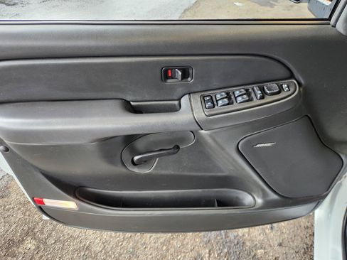 Used 2006 Chevrolet Silverado 1500 LT w/ Onstar Plus Package image 10