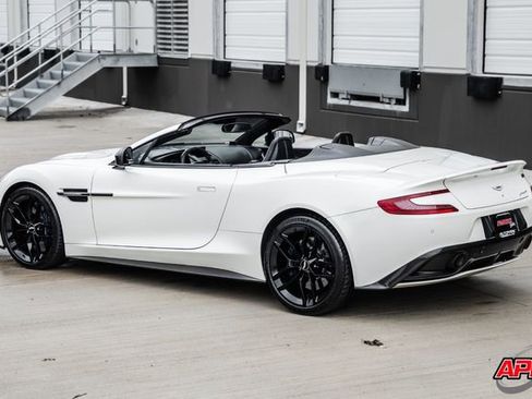 Used 2016 Aston Martin Vanquish Volante image 51