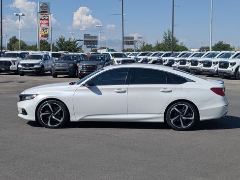 Used 2022 Honda Accord Sport image 3