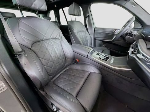 Used 2025 BMW X5 xDrive40i w/ Climate Comfort Package AWD/4WD image 32