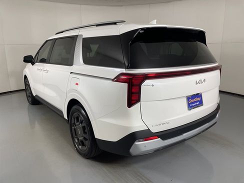 New 2026 Kia Carnival EX FWD image 6