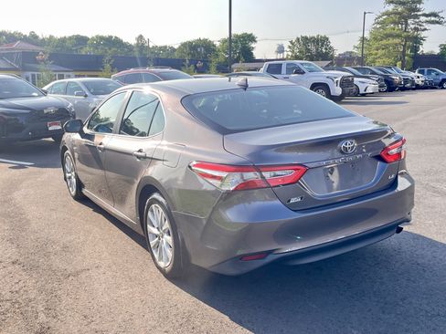 Used 2020 Toyota Camry LE FWD image 3