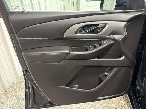 Used 2021 Chevrolet Traverse LT image 26
