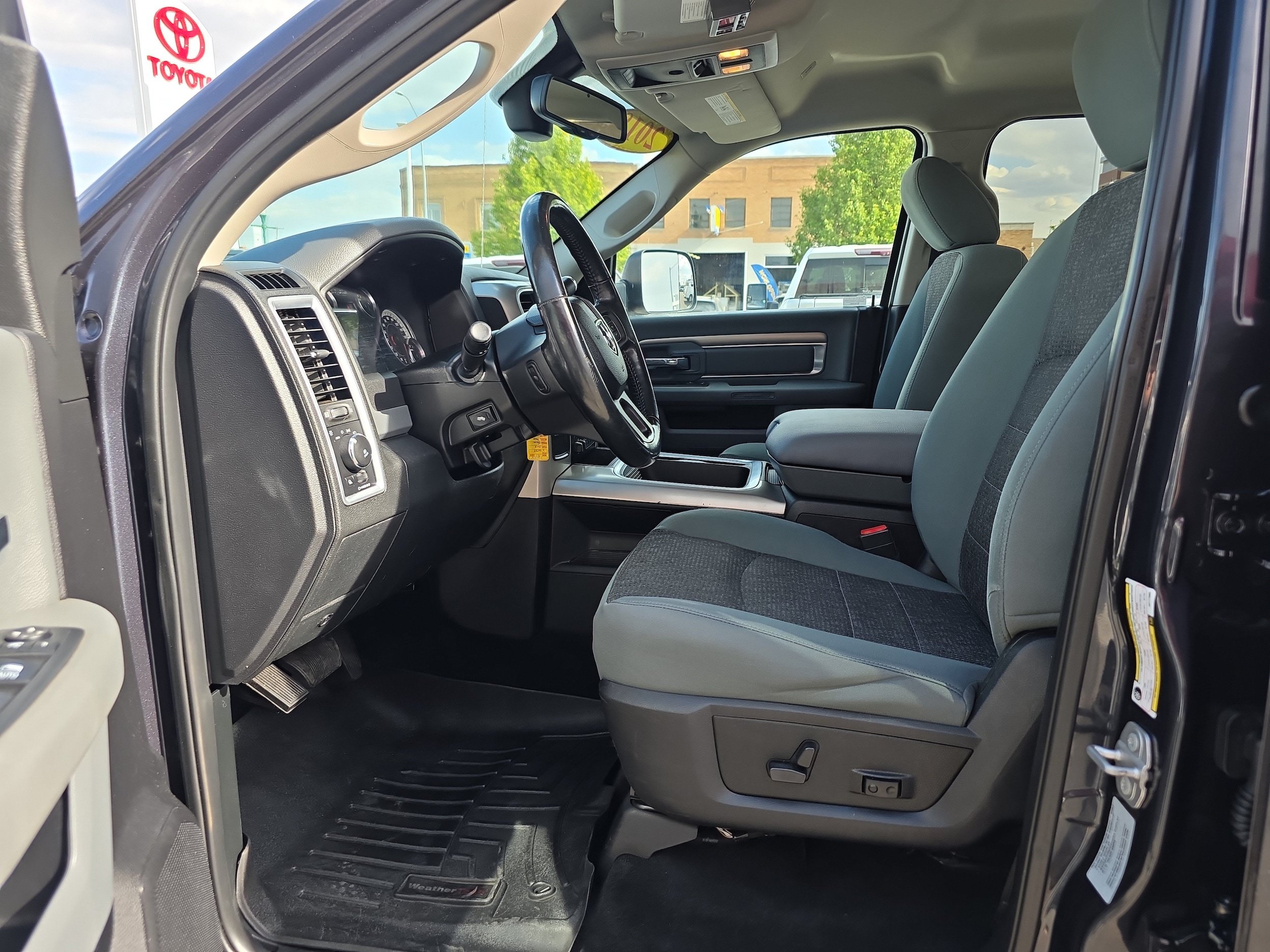 Used 2018 RAM 3500 Big Horn AWD/4WD image 2