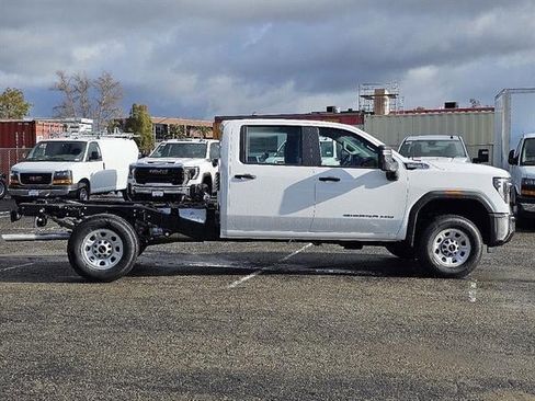 New 2024 GMC Sierra 3500 Pro w/ Fleet Convenience Package RWD image 18