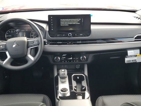 New 2026 Mitsubishi Outlander ES image 14