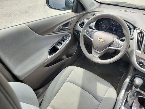 Used 2025 Chevrolet Malibu LT FWD image 13