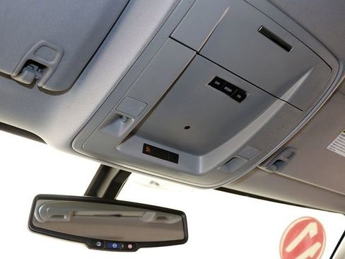 Used 2017 Chevrolet Silverado 1500 LT image 22