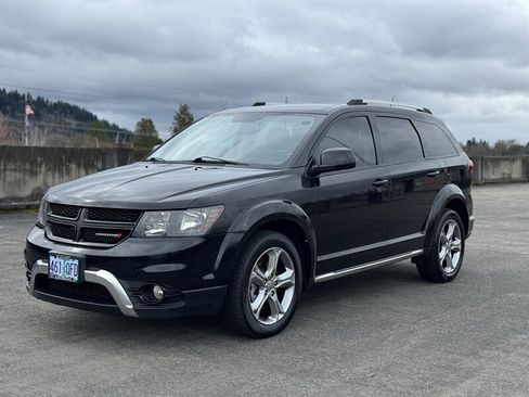 Used 2017 Dodge Journey Crossroad FWD image 1