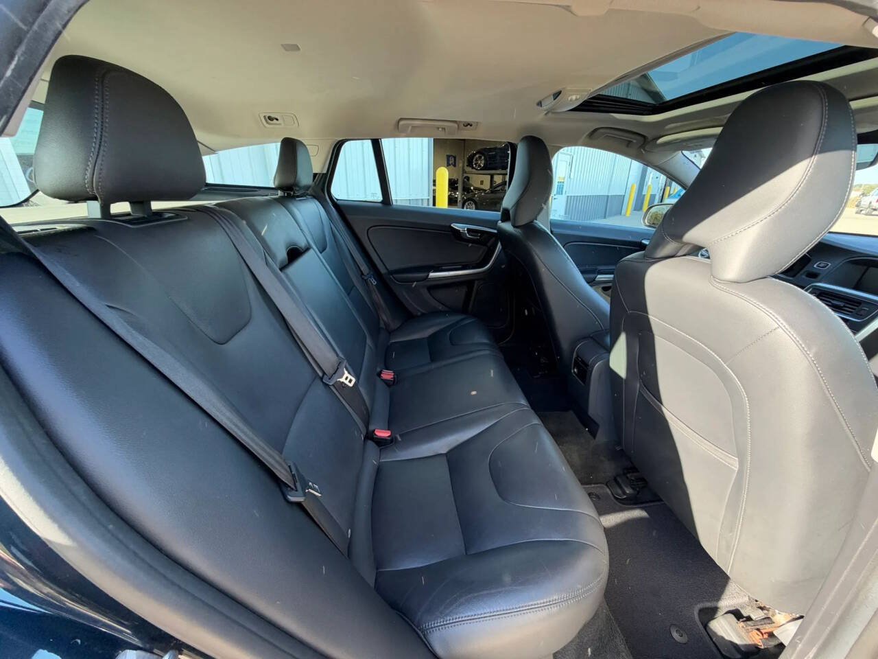 Used 2015 Volvo V60 T5 Premier w/ Convenience Package FWD image 19