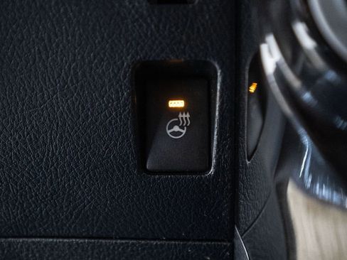 Certified 2024 Toyota 4Runner TRD Off-Road Premium image 25