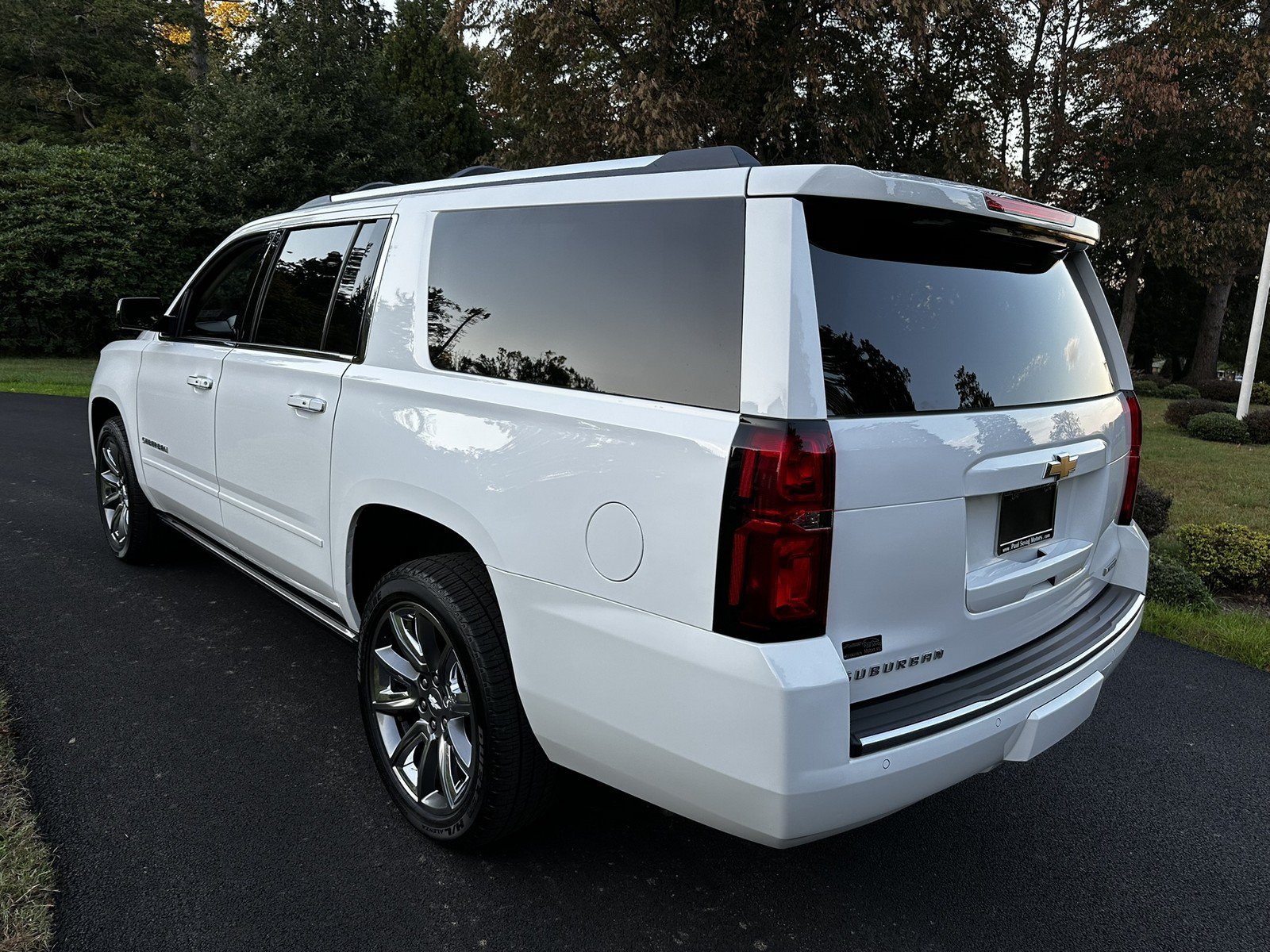 Used 2018 Chevrolet Suburban Premier AWD/4WD image 8