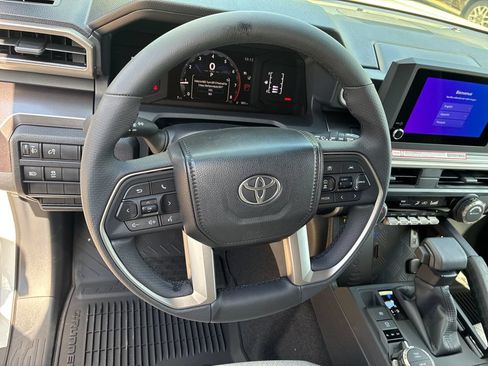New 2026 Toyota 4Runner SR5 AWD/4WD image 19