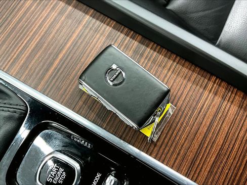 Used 2020 Volvo V60 T5 Cross Country w/ Cross Country Pro Package image 14